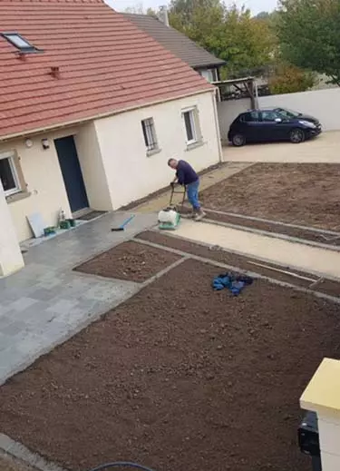 Charron TP : aménagement de cours extérieur à Jouy près de Chartres (28) & Rambouillet (78)